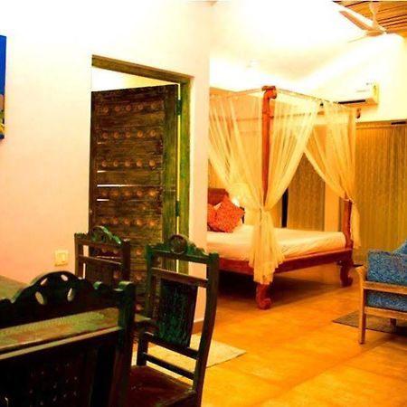 Sea View Resort Morjim Exterior photo