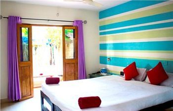 Sea View Resort Morjim Exterior photo